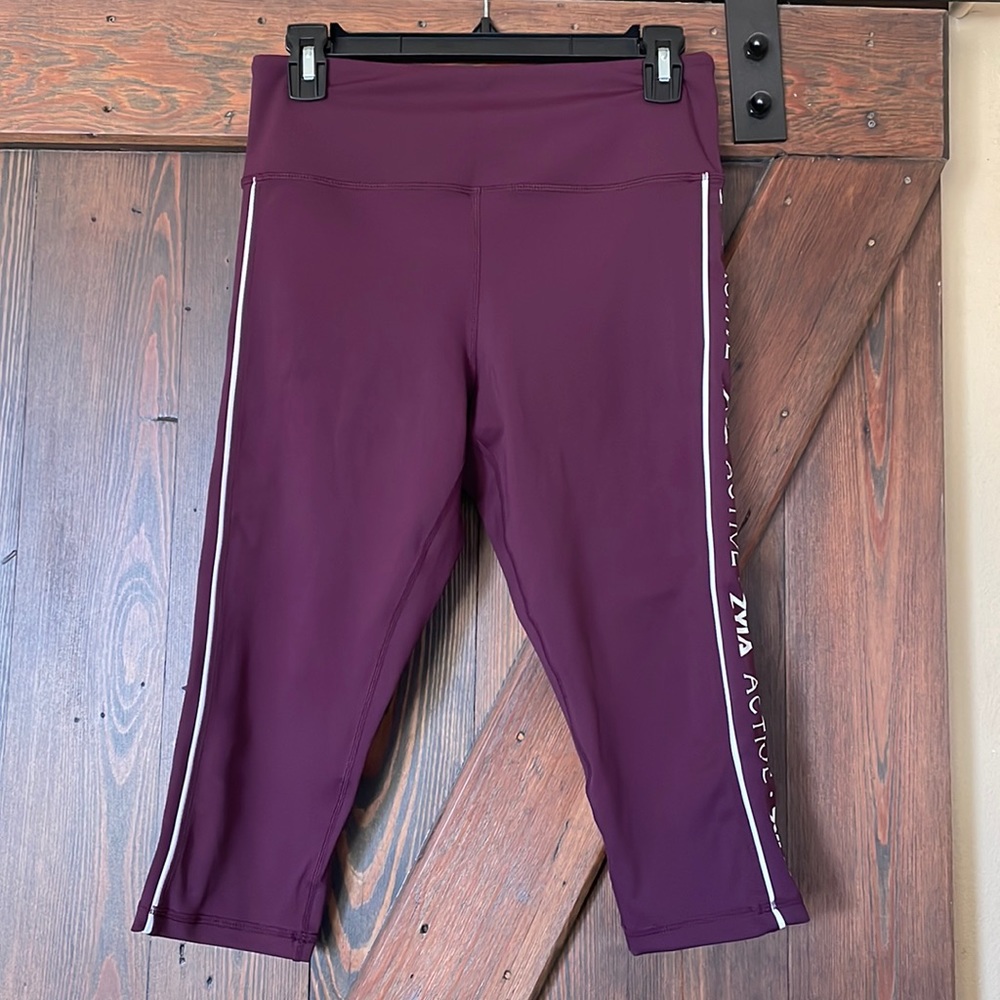 Zyia Wine Capris